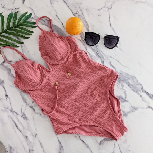 NWOT Jessica Simpson Scalloped One Piece Swimsuit - Picture 2 of 8